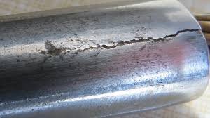 Cómo Prevenir el Agrietamiento por Sulfuro de Hidrógeno (H₂S) en Tuberías Industriales